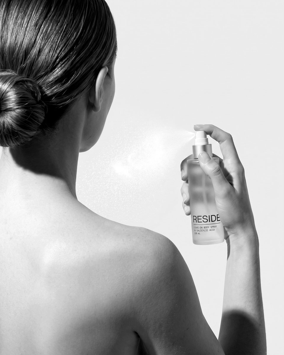 No smell, no sting, no drying. So it can actually stay on.